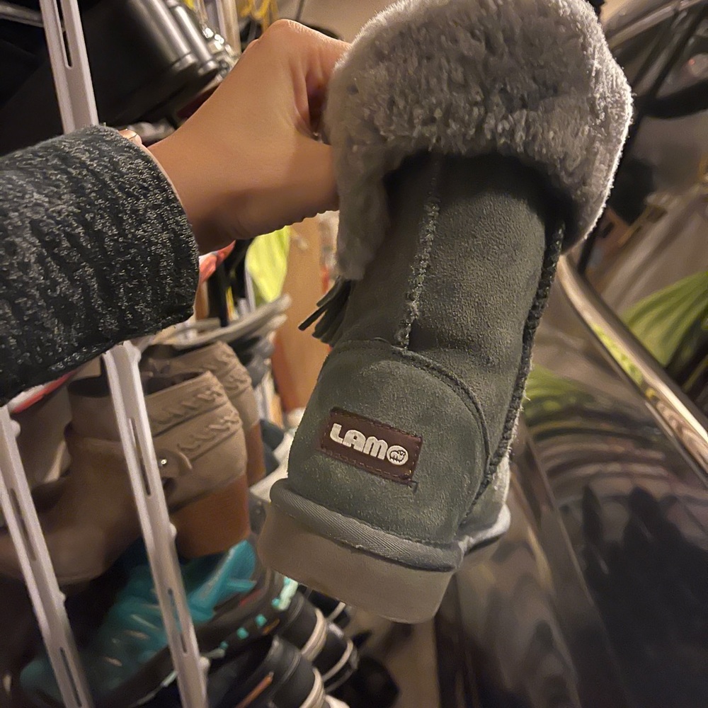 Lam boots youth size 4 or women size 6